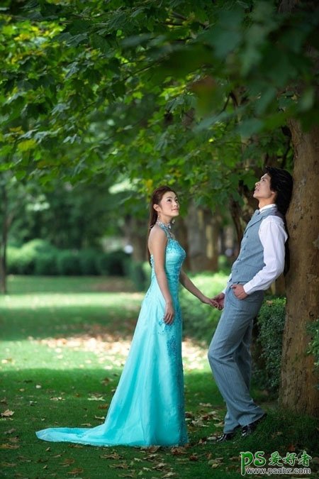 photoshop调出柔美的暖色效果婚片男女艺术照