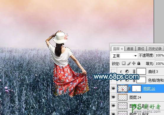 Photoshop给草原上的女生性感图片调出梦幻唯美的淡蓝色效果