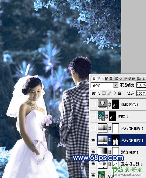 PS调色教程：给树林中的情侣婚片写真调出纯蓝艺术效果