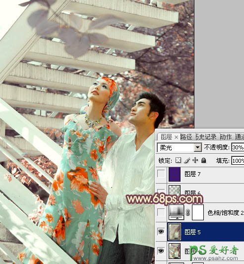 photoshop调出淡橙色效果外景情侣婚片写真照