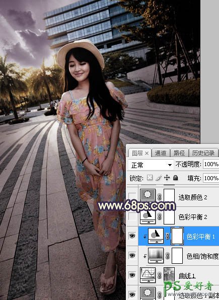 Photoshop给街景广场中的美腿女生照片调出暖色调黄昏日光效果