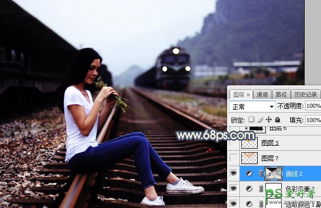 Photoshop给铁轨上外拍的可爱女生性感照片调出意境般的晨曦色