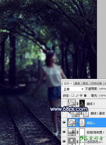PS调色教程：给树荫下拍摄的长腿女生照片调出梦幻效果的深蓝色