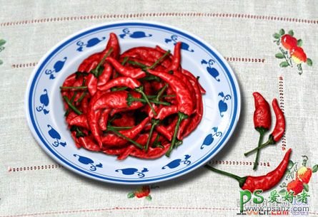 Photoshop鼠绘一盘逼真红辣椒教程实例，手绘红辣椒失量图素材。