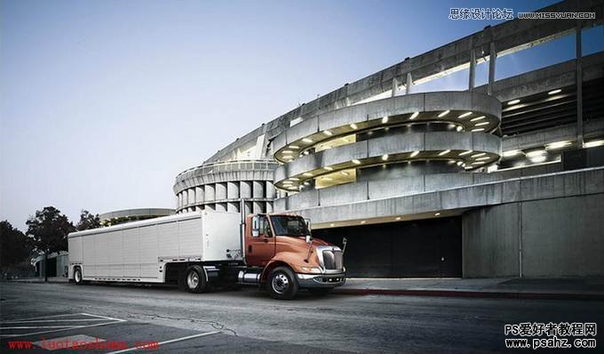 photoshop合成街道上行驶的重型汽车-物流车