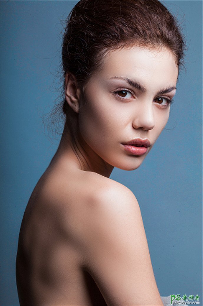 Photoshop磨皮教程：学习用高低频的方法给美女人像后期精修磨皮