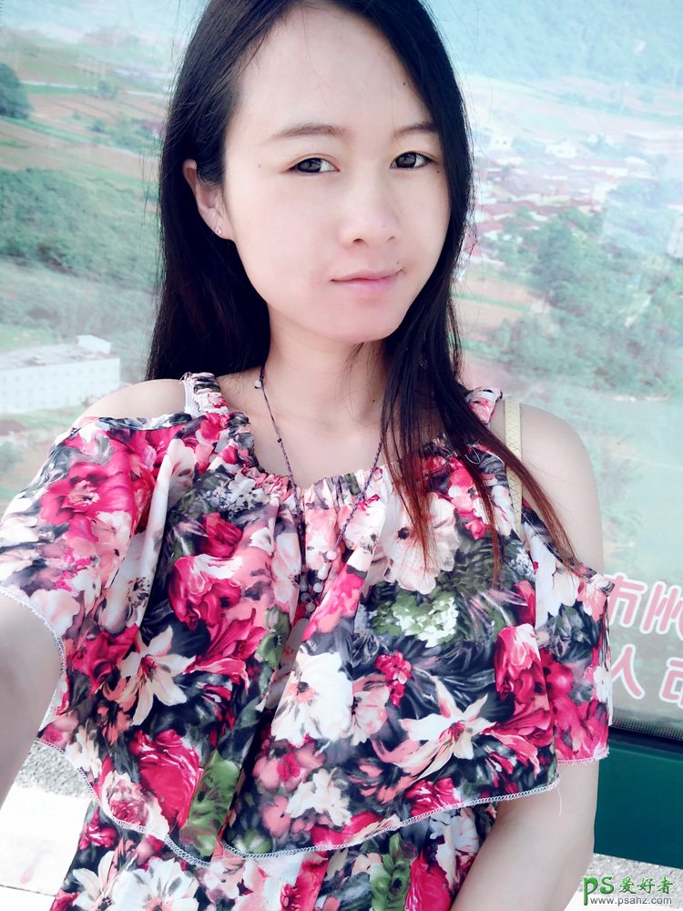 PS仿手绘教程：给高清美女手机自拍照制作成唯美细腻的仿手绘风格