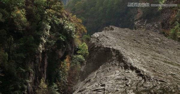 PS合成站在山崖远望城堡的骑士场景照片