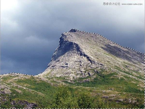 PS合成站在山崖远望城堡的骑士场景照片