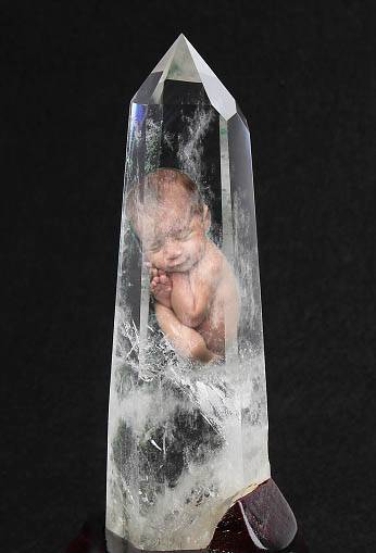 用PS合成冰冻水晶中睡觉的婴儿照片