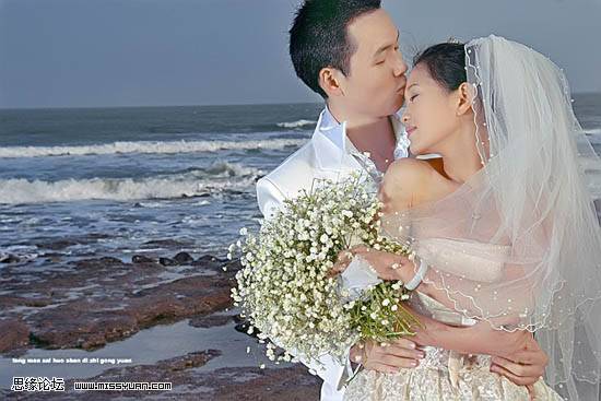 Photoshop软件把海景婚片提亮调清晰